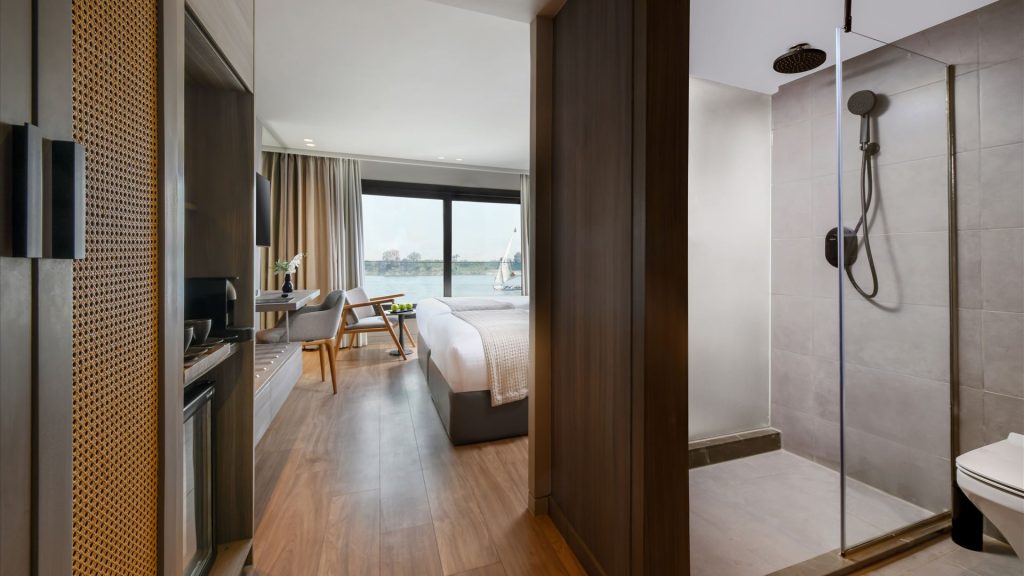 Luxury Twin Cabin 1