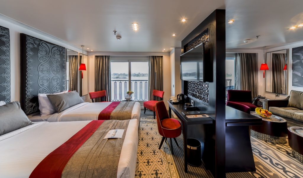 16546865225Mayflower Suitelow