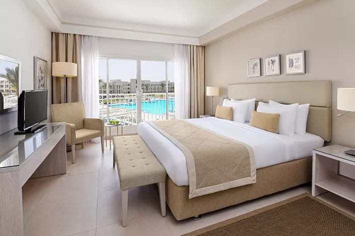 Aquaviva Suite Queen Bed Pool View