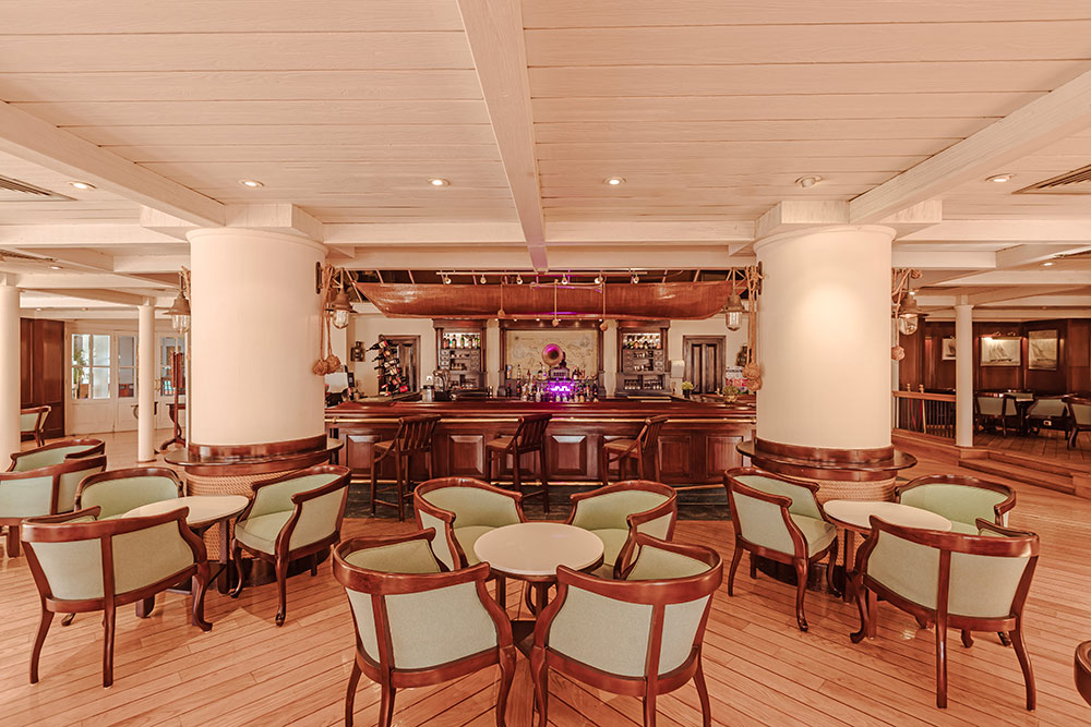 Captains Bar