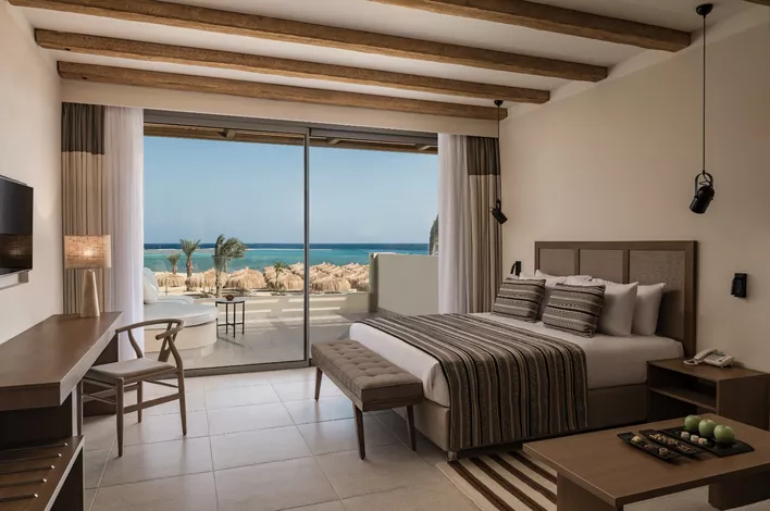 Deluxe Family Queen Bed Sea View 1