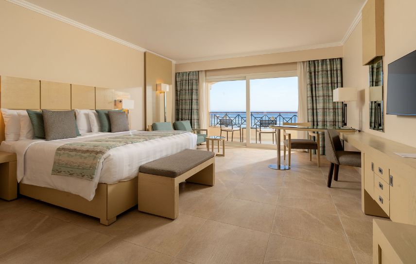 Deluxe Room 9