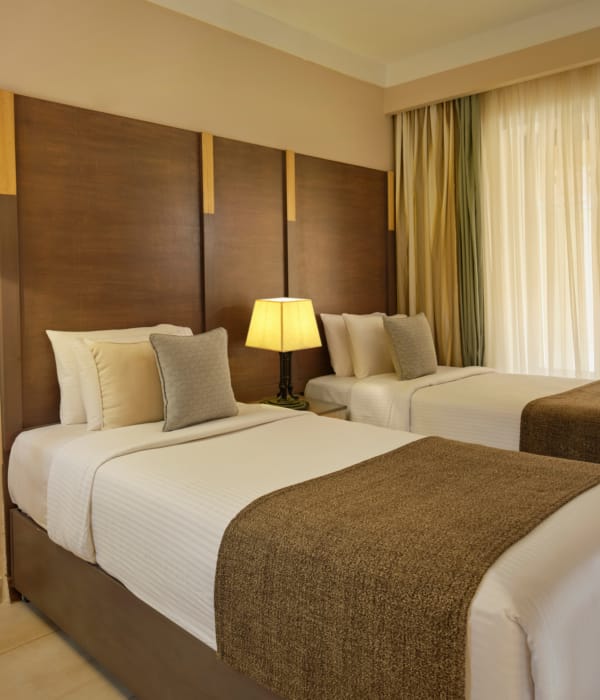 FAMILY SUITE 11