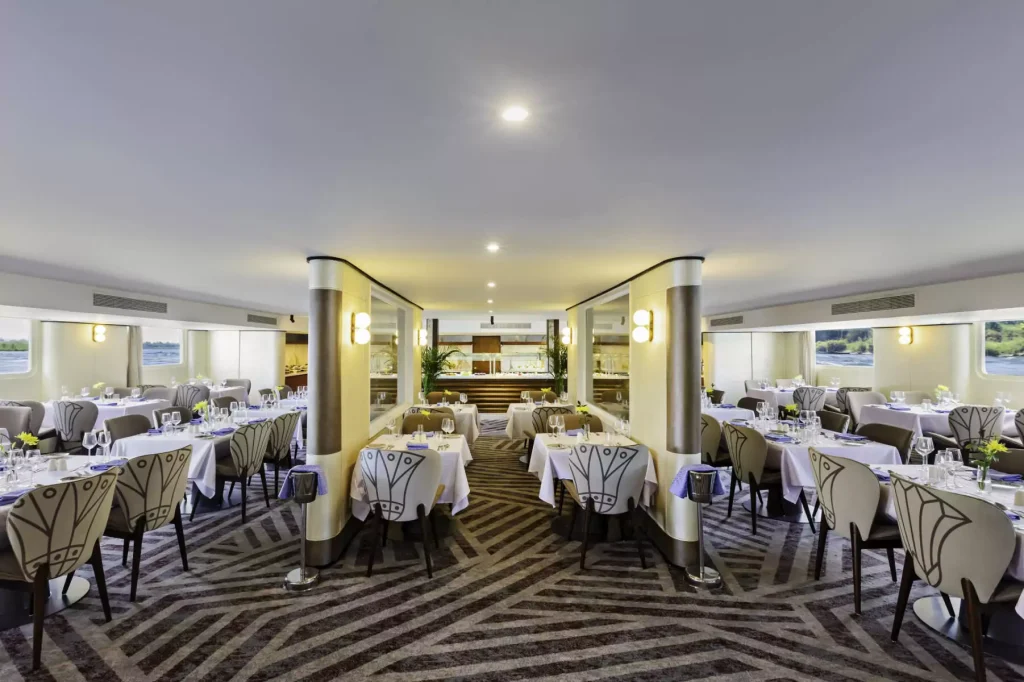 M Restaurant 8