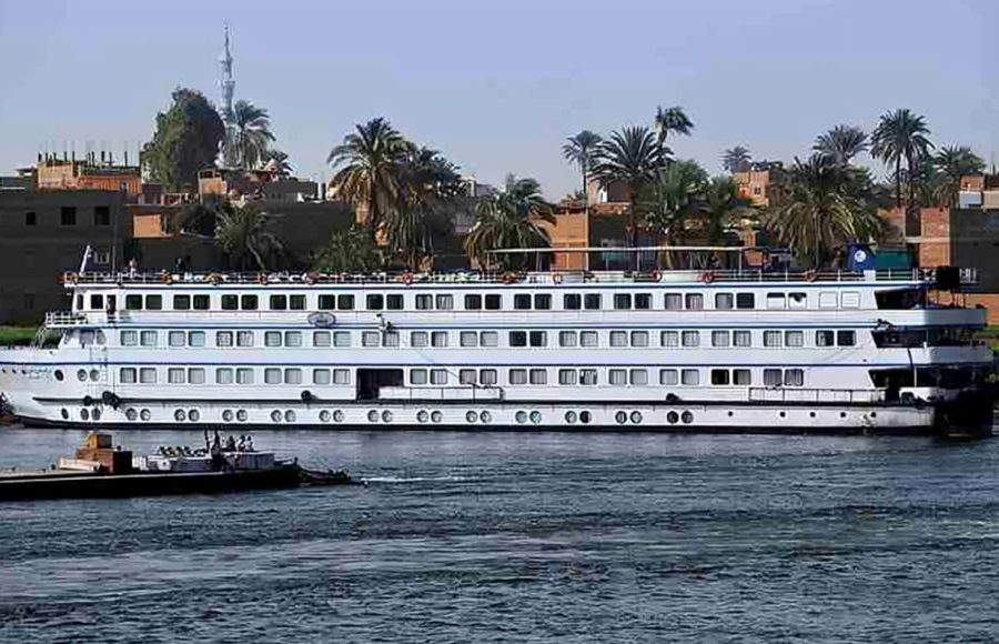 ms royal amira nile cruise 900x580 1