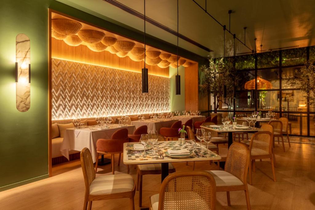 restaurant 8