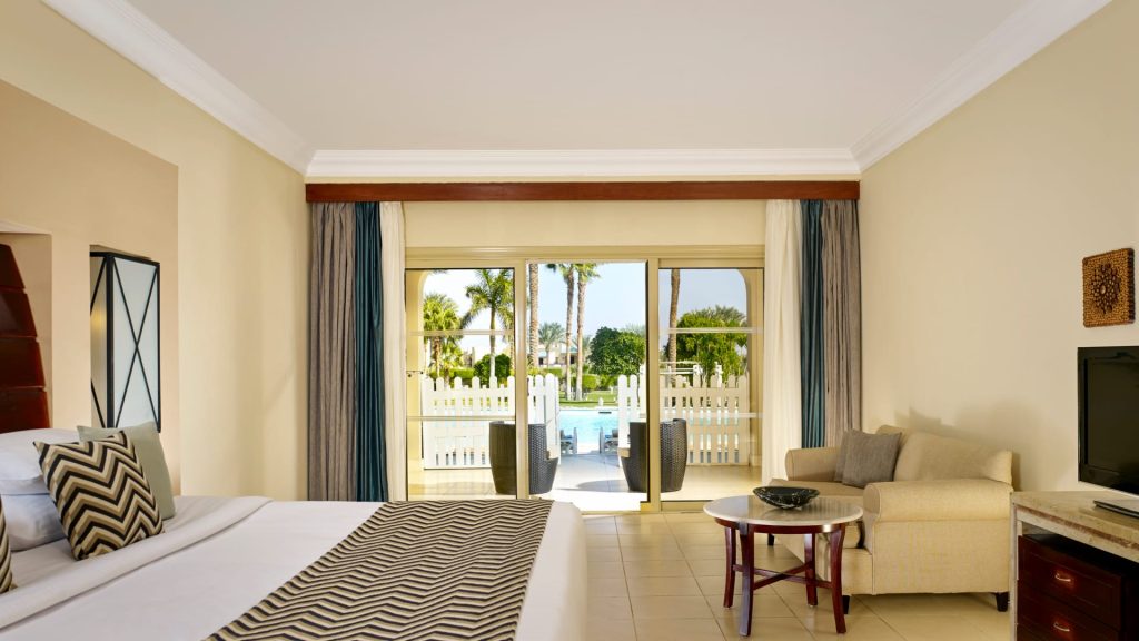 swim up room 1